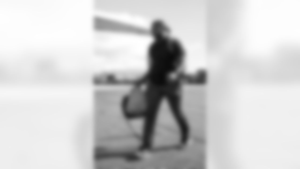 TAMPA, FL - December 27, 2025 - Defensive/Special Teams Assistant Keith Tandy of the Tampa Bay Buccaneers departs Tampa for a Week 17 game against the Miami Dolphins. Photo By Tori Richman/Tampa Bay Buccaneers