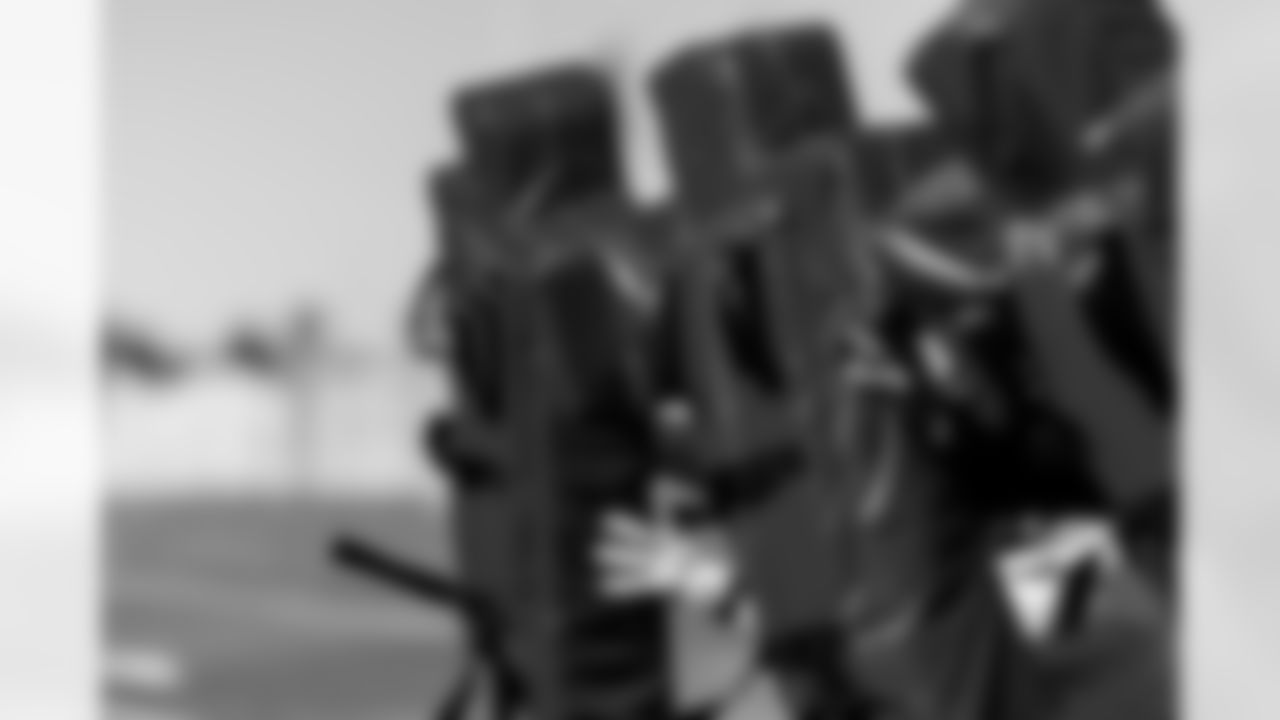 TAMPA, FL - December 31, 2025 - Week 18 Practice at AdventHealth Training Center. Photo By Tori Richman/Tampa Bay Buccaneers