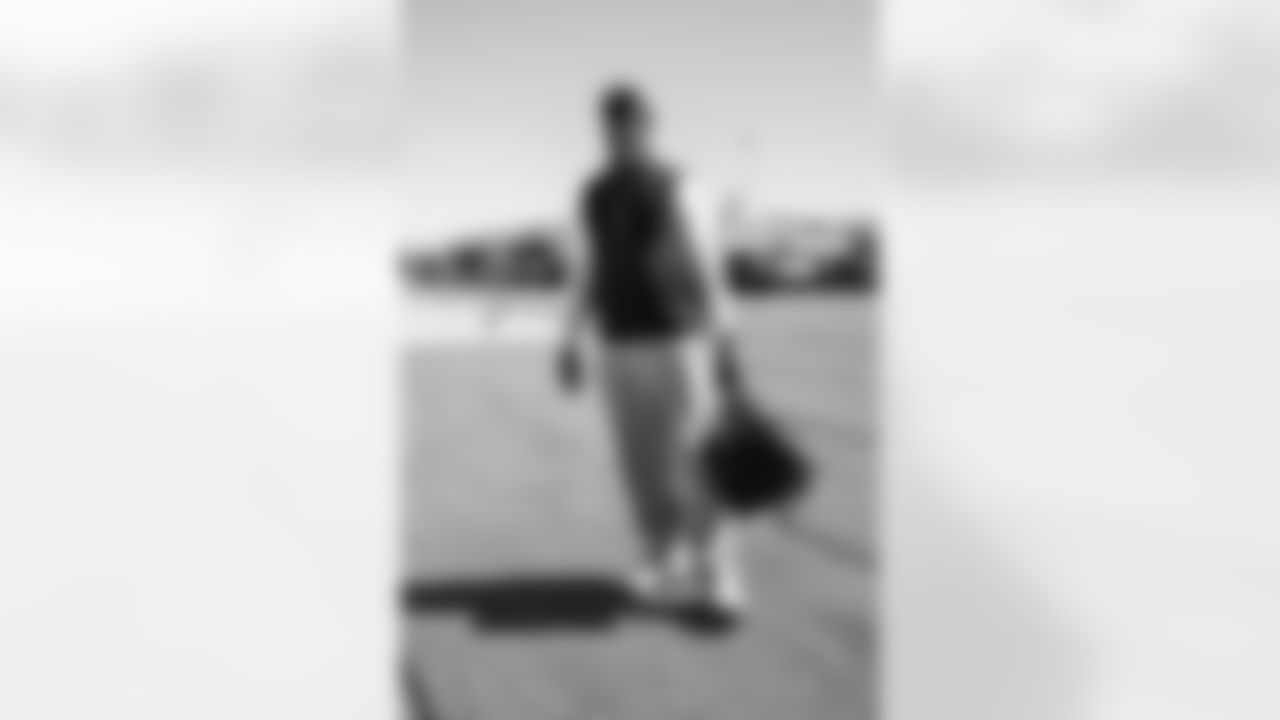 TAMPA, FL - December 20, 2025 - The Tampa Bay Buccaneers depart before the Week 16 game against the Carolina Panthers. Photo By Tori Richman/Tampa Bay Buccaneers