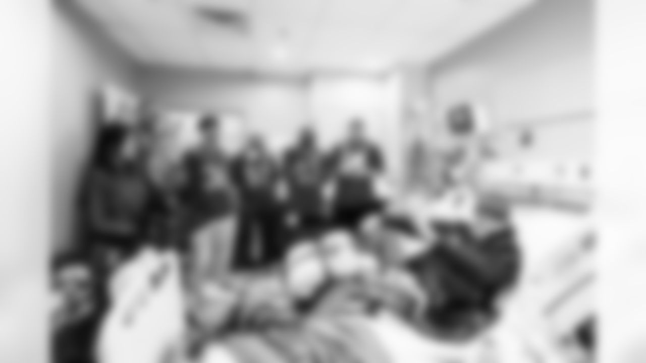 ST. PETERSBURG, FL - December 16, 2025 - Rookie Club visit to Johns Hopkins All Children's Hospital. Photo By Tori Richman/Tampa Bay Buccaneers