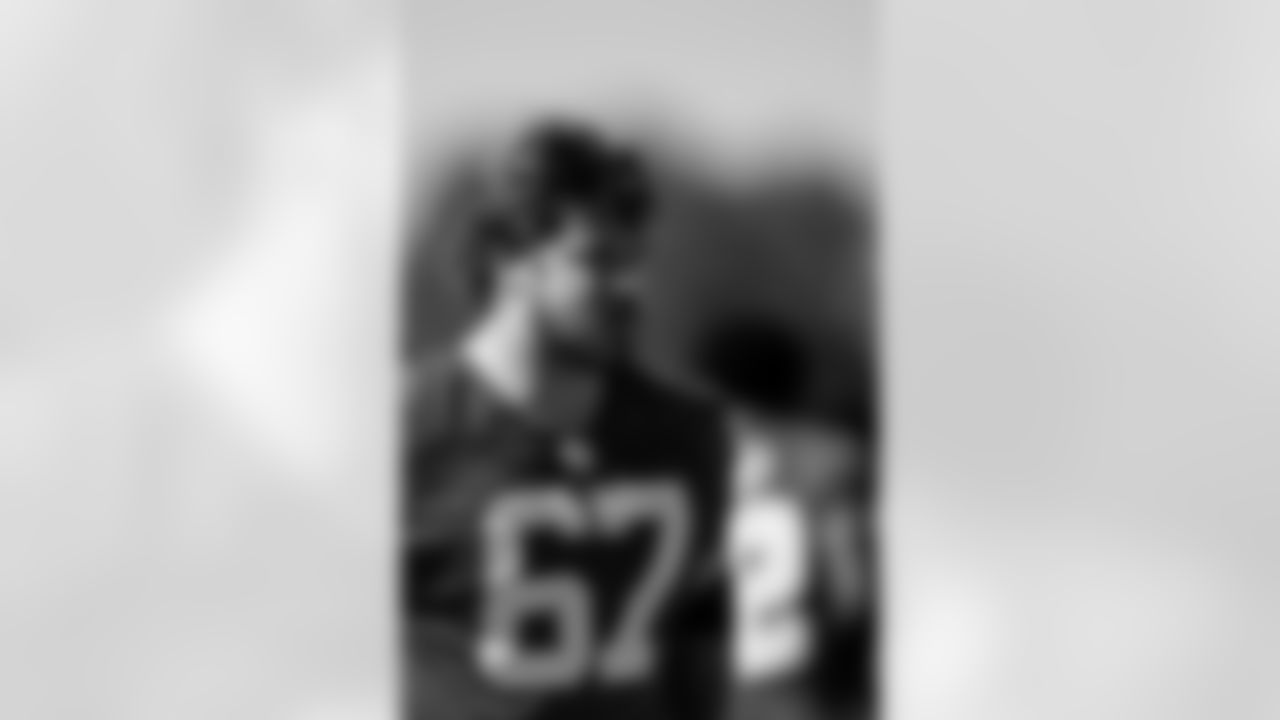 TAMPA, FL - November 13, 2025 - Guard Luke Goedeke #67 of the Tampa Bay Buccaneers during practice at AdventHealth Training Center. Photo By Kyle Zedaker/Tampa Bay Buccaneers