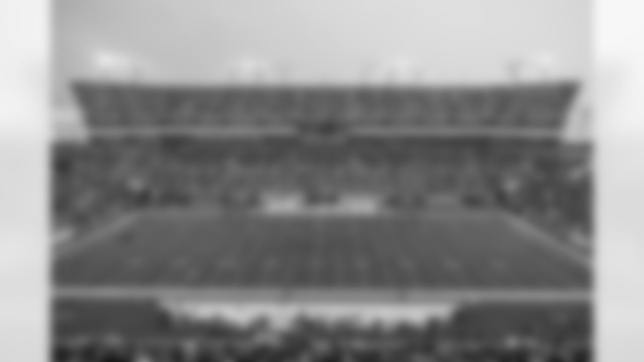 TAMPA, FL - December 07, 2025 - The Tampa Bay Buccaneers and New Orleans Saints during a regular season game at Raymond James Stadium. The Bucs lost the game, 24-20. Photo By Dave Pullis/Tampa Bay Buccaneers