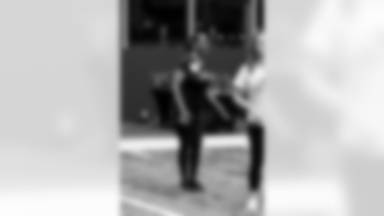 TAMPA, FL - November 19, 2025 - Tampa Bay Buccaneers Cheerleaders and Alumni during Field Rehearsal at AdventHealth Training Center. Photo By Tori Richman/Tampa Bay Buccaneers