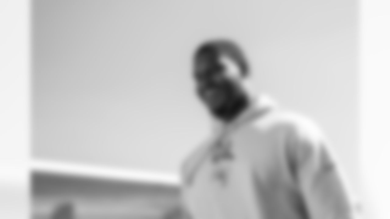 TAMPA, FL - November 15, 2025 - Outside Linebacker Chris Braswell #43 of the Tampa Bay Buccaneers departs before the Bucs' game against the Buffalo Bills. Photo By Tori Richman/Tampa Bay Buccaneers