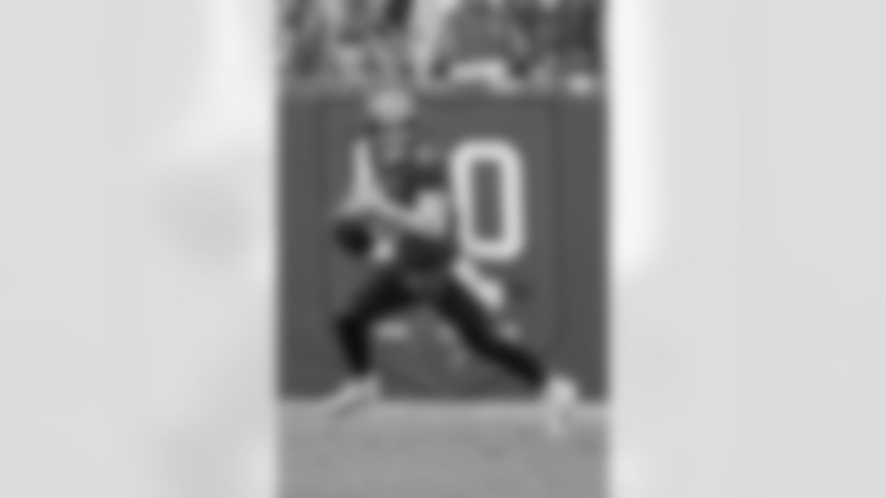 TAMPA, FL - December 07, 2025 - The Tampa Bay Buccaneers and New Orleans Saints during a regular season game at Raymond James Stadium. The Bucs lost the game, 24-20. Photo By Doug DeFelice/Tampa Bay Buccaneers