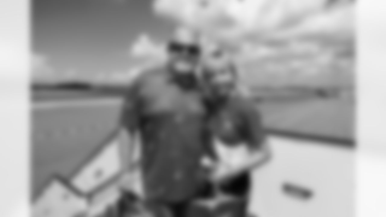 ATLANTA, GA - September 06, 2025 - Luxury Suite Excursion departs for the game between the Tampa Bay Buccaneers and Atlanta Falcons. The Bucs won the game, 23-20. Photo By Doug DeFelice/Tampa Bay Buccaneers