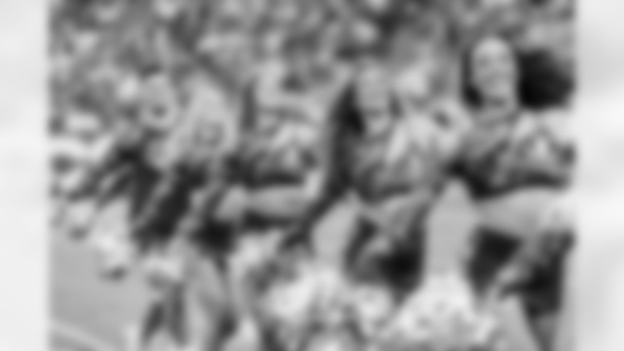 TAMPA, FL - November 09, 2025 - Tampa Bay Buccaneers Cheerleaders during the game between the New England Patriots and Tampa Bay Buccaneers. The Bucs lost the game, 28-23. Photo By Tori Richman/Tampa Bay Buccaneers