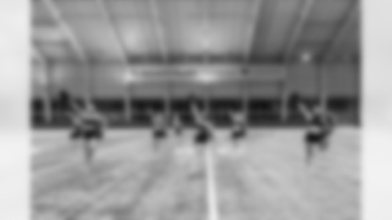 TAMPA, FL - November 20, 2025 - Tampa Bay Buccaneers Cheerleaders during Field Rehearsal at AdventHealth Training Center. Photo By Tori Richman/Tampa Bay Buccaneers