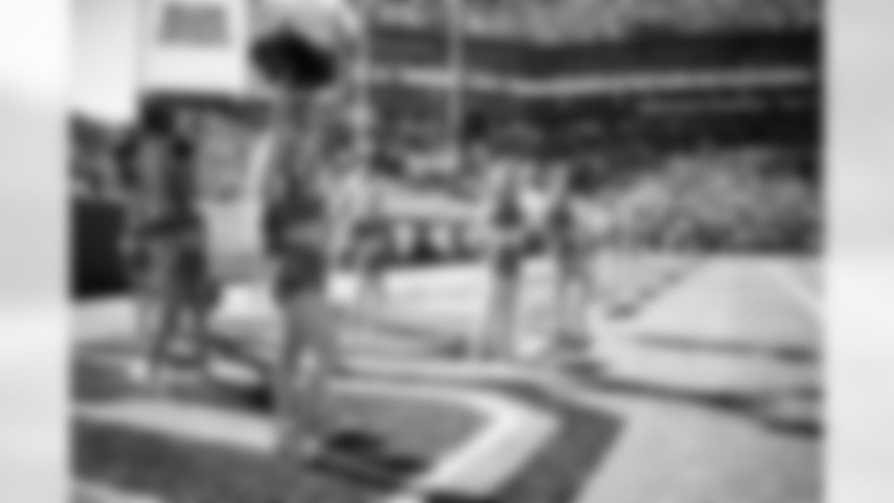 TAMPA, FL - November 30, 2025 - Tampa Bay Buccaneers Cheerleaders during the game between the Arizona Cardinals and Tampa Bay Buccaneers. The Bucs won the game, 20-17. Photo By Kyle Zedaker/Tampa Bay Buccaneers