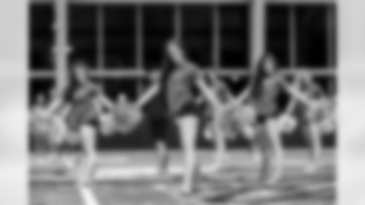 TAMPA, FL - November 06, 2025 - Tampa Bay Buccaneers Cheerleaders during Field Rehearsal at AdventHealth Training Center. Photo By Tori Richman/Tampa Bay Buccaneers