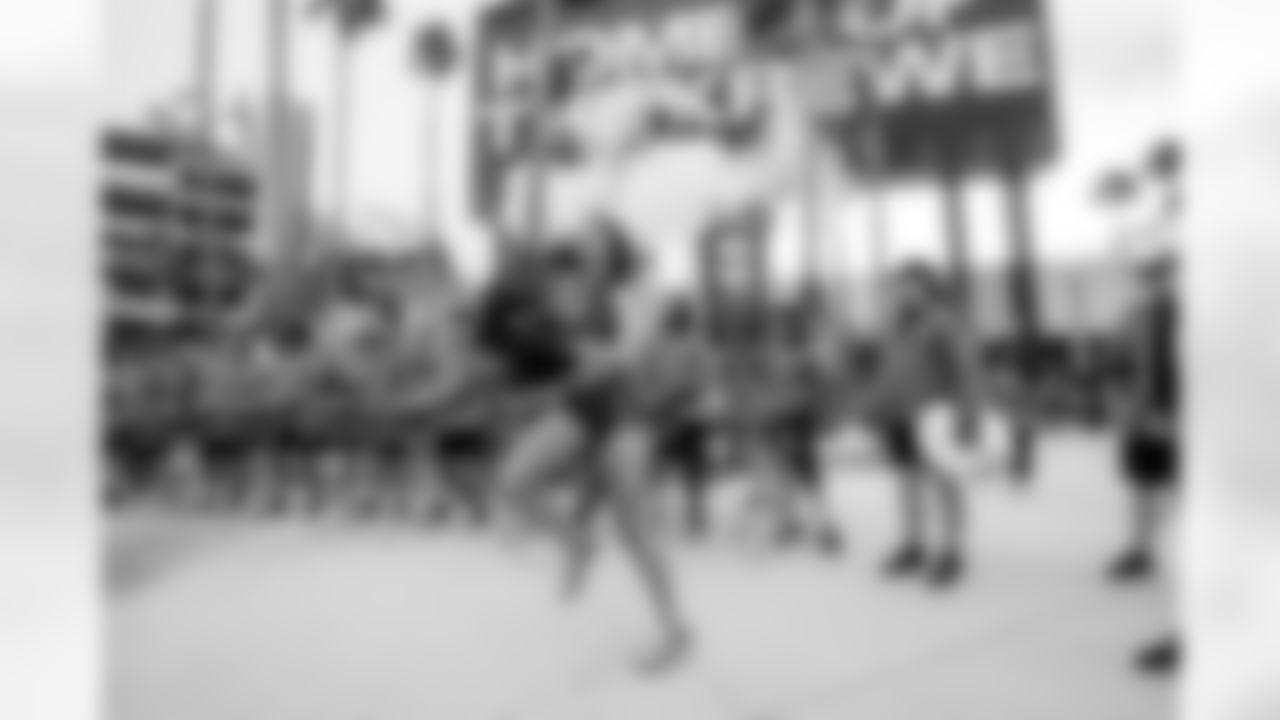 TAMPA, FL - January 03, 2026 - The Carolina Panthers and Tampa Bay Buccaneers play a regular season game at Raymond James Stadium. The Bucs won the game, 16-14. Photo By Dave Pullis/Tampa Bay Buccaneers