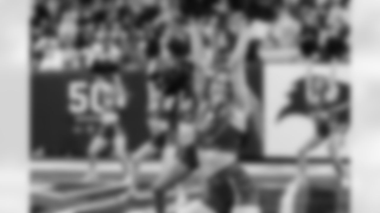 TAMPA, FL - January 03, 2026 - The Carolina Panthers and Tampa Bay Buccaneers play a regular season game at Raymond James Stadium. The Bucs won the game, 16-14. Photo By Tori Richman/Tampa Bay Buccaneers