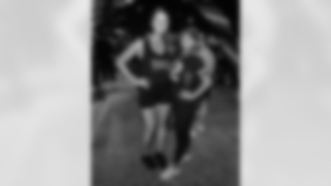 ST. PETERSBURG, FL - November 13, 2025 - Participants during "Bucs Run" Raise The Flags event with Pinellas Run Club at Park & Rec in St. Petersburg. Photo By Doug DeFelice/Tampa Bay Buccaneers