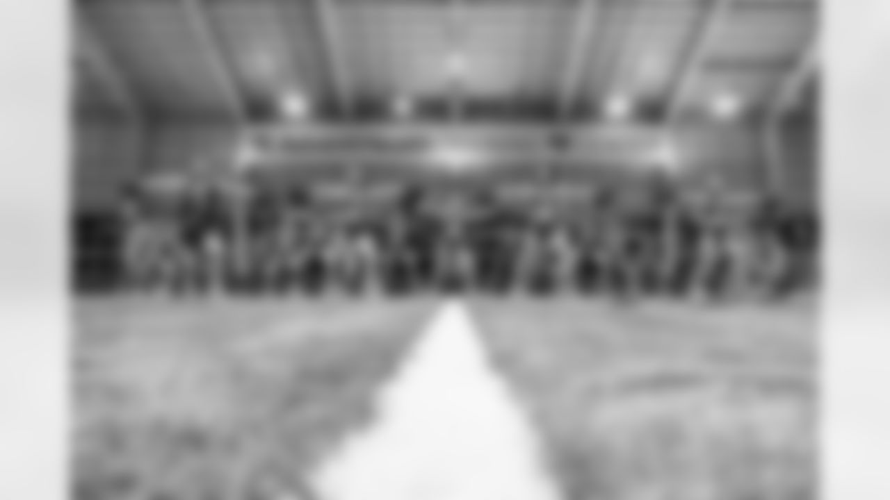 TAMPA, FL - January 02, 2026 - Tampa Bay Buccaneers Cheerleaders field rehearsal at AdventHealth Training Center. Photo By Tori Richman/Tampa Bay Buccaneers