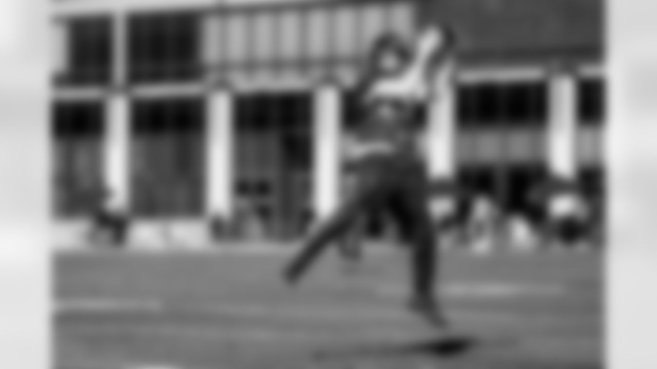 TAMPA, FL - December 31, 2025 - Week 18 Practice at AdventHealth Training Center. Photo By Tori Richman/Tampa Bay Buccaneers