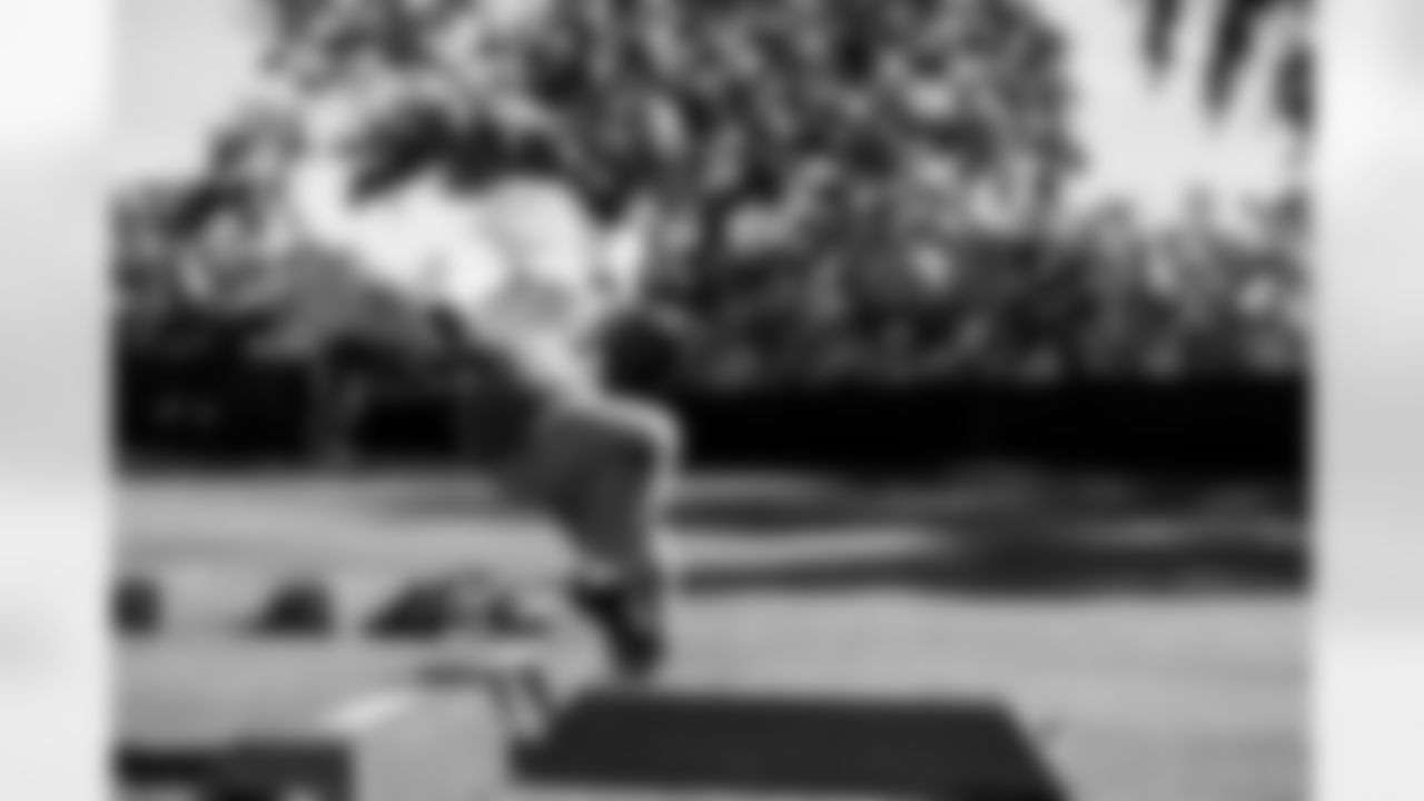 TAMPA, FL - December 17, 2025 - Week 16 practice at AdventHealth Training Center. Photo By Tori Richman/Tampa Bay Buccaneers