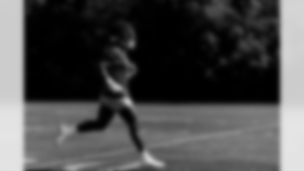 TAMPA, FL - December 04, 2025 - Running Back Rachaad White #1 of the Tampa Bay Buccaneers during practice at AdventHealth Training Center. Photo By Tori Richman/Tampa Bay Buccaneers