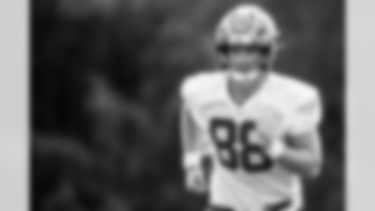 TAMPA, FL - June 05, 2025 - Tight End Cade Otton #88 of the Tampa Bay Buccaneers during OTA's at AdventHealth Training Center. Photo By Tori Richman/Tampa Bay Buccaneers
