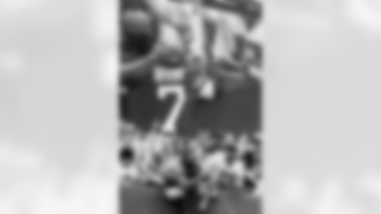 TAMPA, FL - December 07, 2025 - The Tampa Bay Buccaneers and New Orleans Saints play a regular season game at Raymond James Stadium. The Bucs lost the game, 24-20. Photo By Kyle Zedaker/Tampa Bay Buccaneers