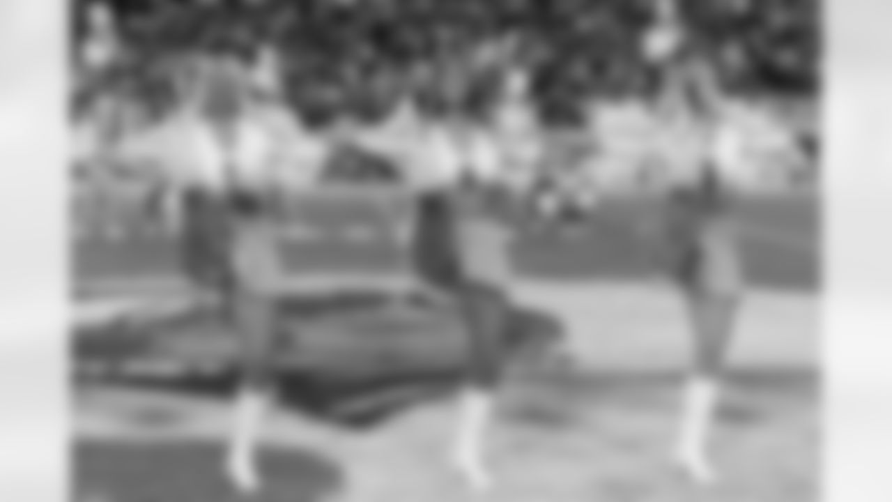 TAMPA, FL - December 11, 2025 - The Tampa Bay Buccaneers and Atlanta Falcons during a regular season game at Raymond James Stadium. The Bucs lost the game, 29-28. Photo By Mike Carlson/Tampa Bay Buccaneers