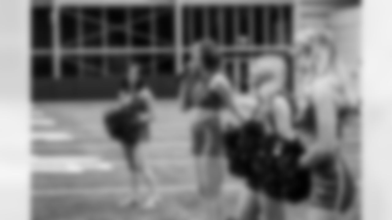 TAMPA, FL - January 02, 2026 - Tampa Bay Buccaneers Cheerleaders field rehearsal at AdventHealth Training Center. Photo By Tori Richman/Tampa Bay Buccaneers