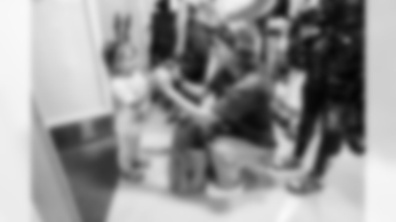 ST. PETERSBURG, FL - December 16, 2025 - Rookie Club visit to Johns Hopkins All Children's Hospital. Photo By Tori Richman/Tampa Bay Buccaneers