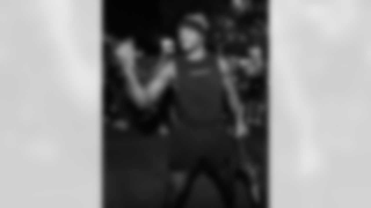 ST. PETERSBURG, FL - November 13, 2025 - Participants during "Bucs Run" Raise The Flags event with Pinellas Run Club at Park & Rec in St. Petersburg. Photo By Doug DeFelice/Tampa Bay Buccaneers