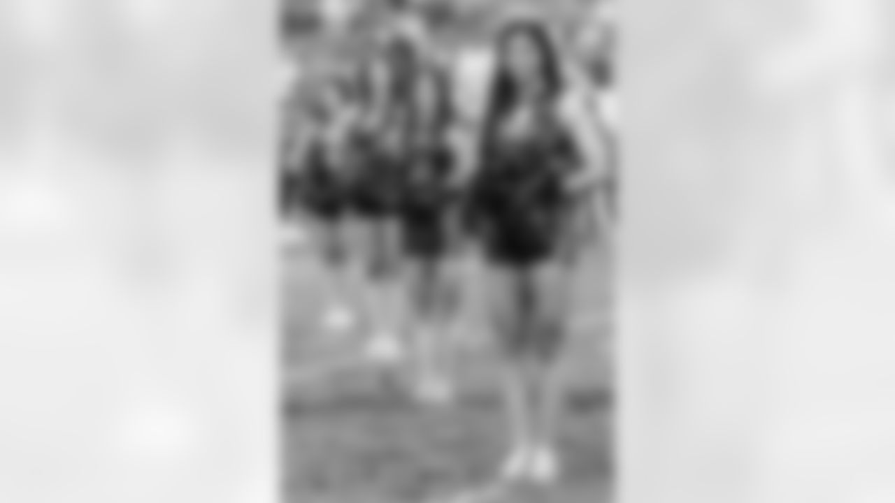 TAMPA, FL - December 07, 2025 - The Tampa Bay Buccaneers and New Orleans Saints during a regular season game at Raymond James Stadium. The Bucs lost the game, 24-20. Photo By Tori Richman/Tampa Bay Buccaneers