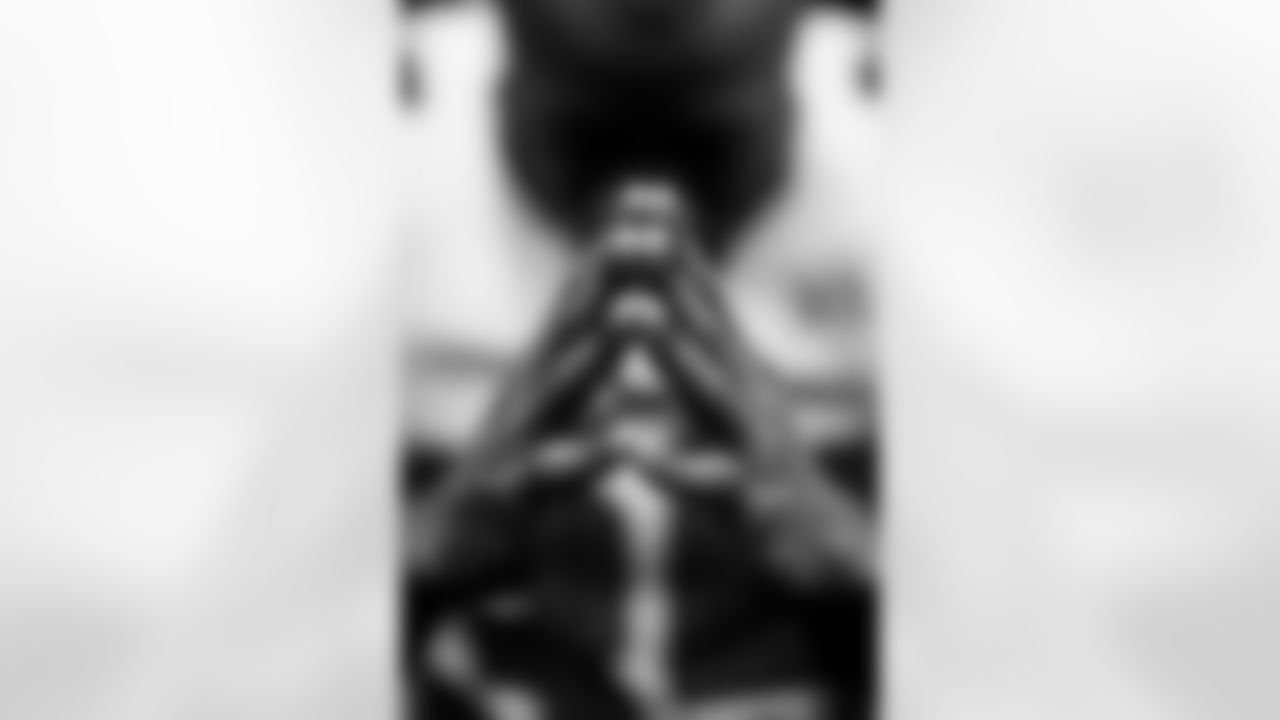 CHARLOTTE, NC - December 21, 2025 - Cornerback Jamel Dean #35 of the Tampa Bay Buccaneers before the game between the Tampa Bay Buccaneers and Carolina Panthers. The Bucs lost the game, 23-20. Photo By Kyle Zedaker/Tampa Bay Buccaneers