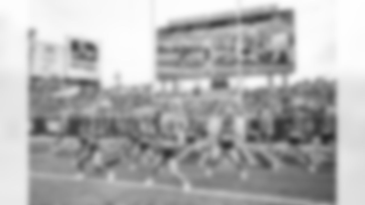 TAMPA, FL - November 09, 2025 - Tampa Bay Buccaneers Cheerleaders during the game between the New England Patriots and Tampa Bay Buccaneers. The Bucs lost the game, 28-23. Photo By Tori Richman/Tampa Bay Buccaneers