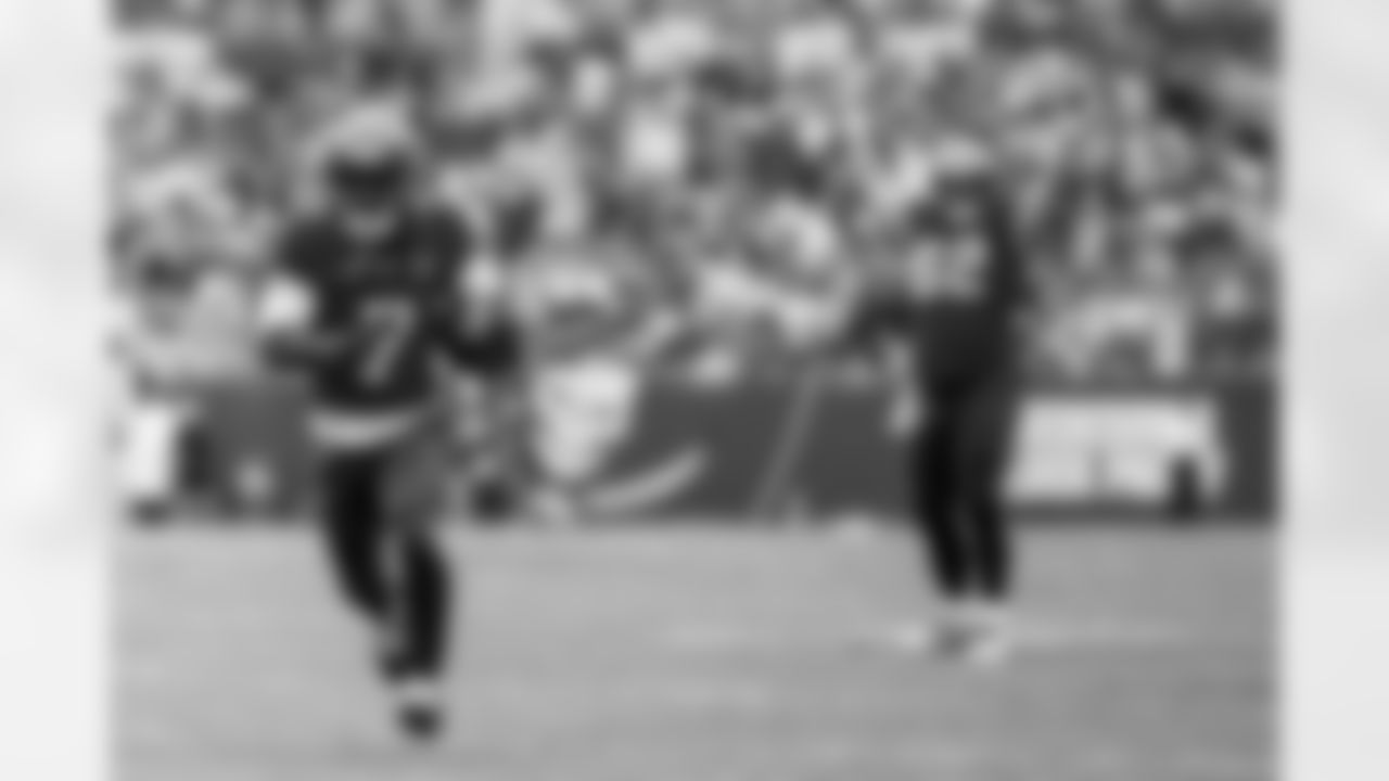 TAMPA, FL - December 07, 2025 - The Tampa Bay Buccaneers and New Orleans Saints play a regular season game at Raymond James Stadium. The Bucs lost the game, 24-20. Photo By Kyle Zedaker/Tampa Bay Buccaneers