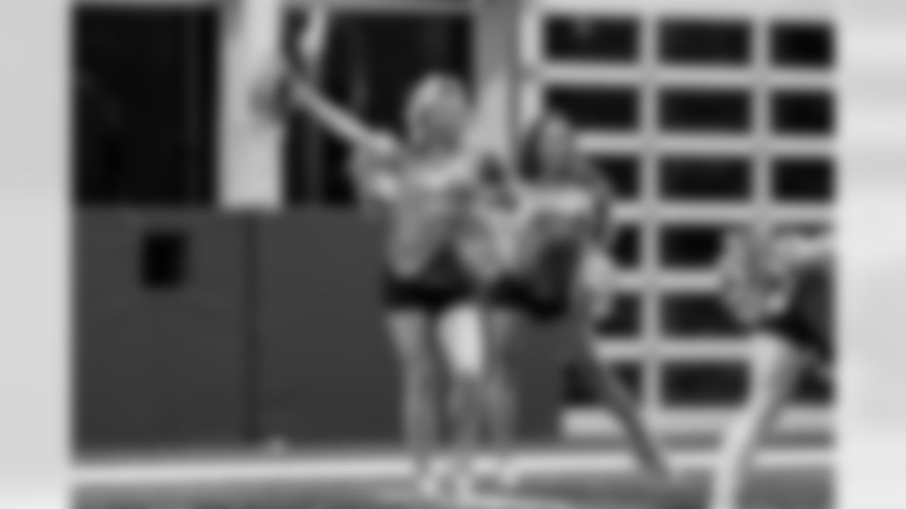 TAMPA, FL - November 06, 2025 - Tampa Bay Buccaneers Cheerleaders during Field Rehearsal at AdventHealth Training Center. Photo By Tori Richman/Tampa Bay Buccaneers