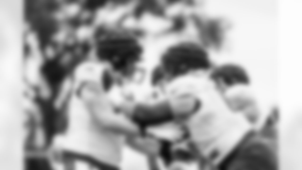 TAMPA, FL - November 06, 2025 - Guard Elijah Klein #79 and Guard Ben Bredeson #68 of the Tampa Bay Buccaneers during practice at AdventHealth Training Center. Photo By Tori Richman/Tampa Bay Buccaneers