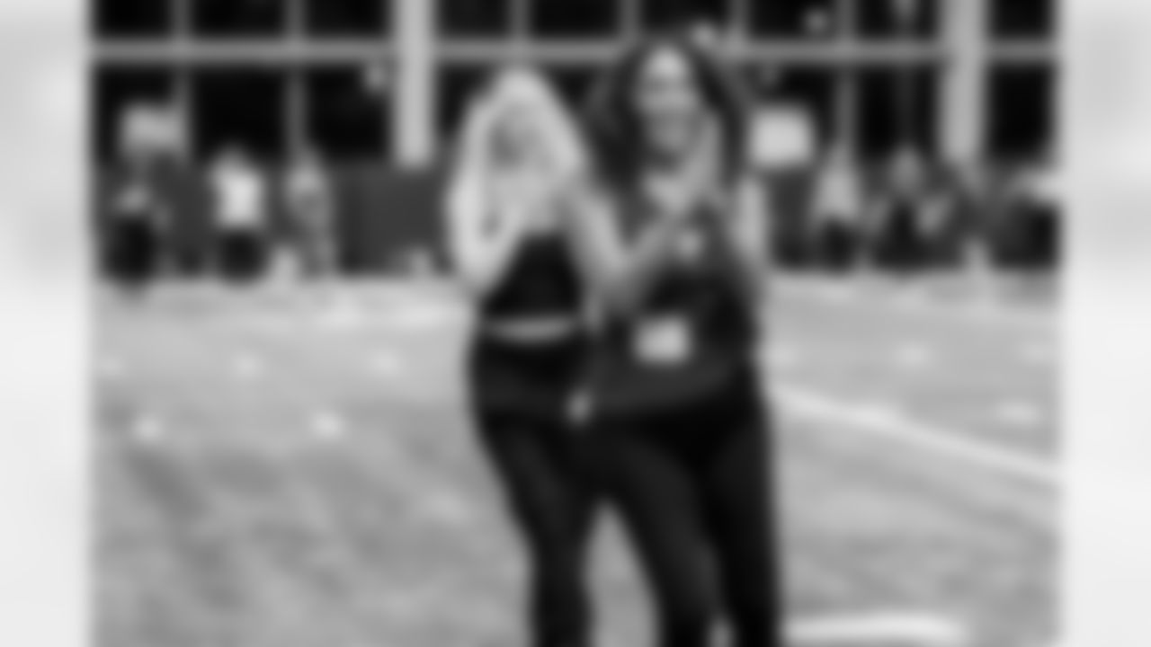 TAMPA, FL - November 19, 2025 - Tampa Bay Buccaneers Cheerleaders and Alumni during Field Rehearsal at AdventHealth Training Center. Photo By Tori Richman/Tampa Bay Buccaneers