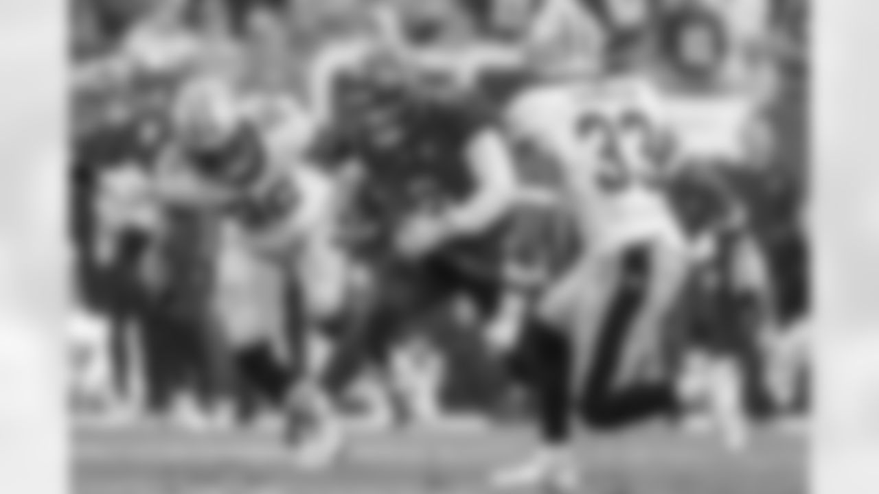 TAMPA, FL - December 07, 2025 - The Tampa Bay Buccaneers and New Orleans Saints during a regular season game at Raymond James Stadium. The Bucs lost the game, 24-20. Photo By Doug DeFelice/Tampa Bay Buccaneers