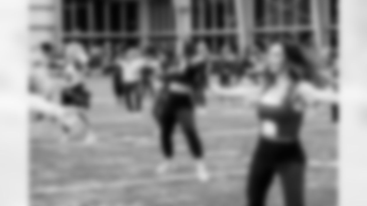 TAMPA, FL - November 19, 2025 - Tampa Bay Buccaneers Cheerleaders and Alumni during Field Rehearsal at AdventHealth Training Center. Photo By Tori Richman/Tampa Bay Buccaneers