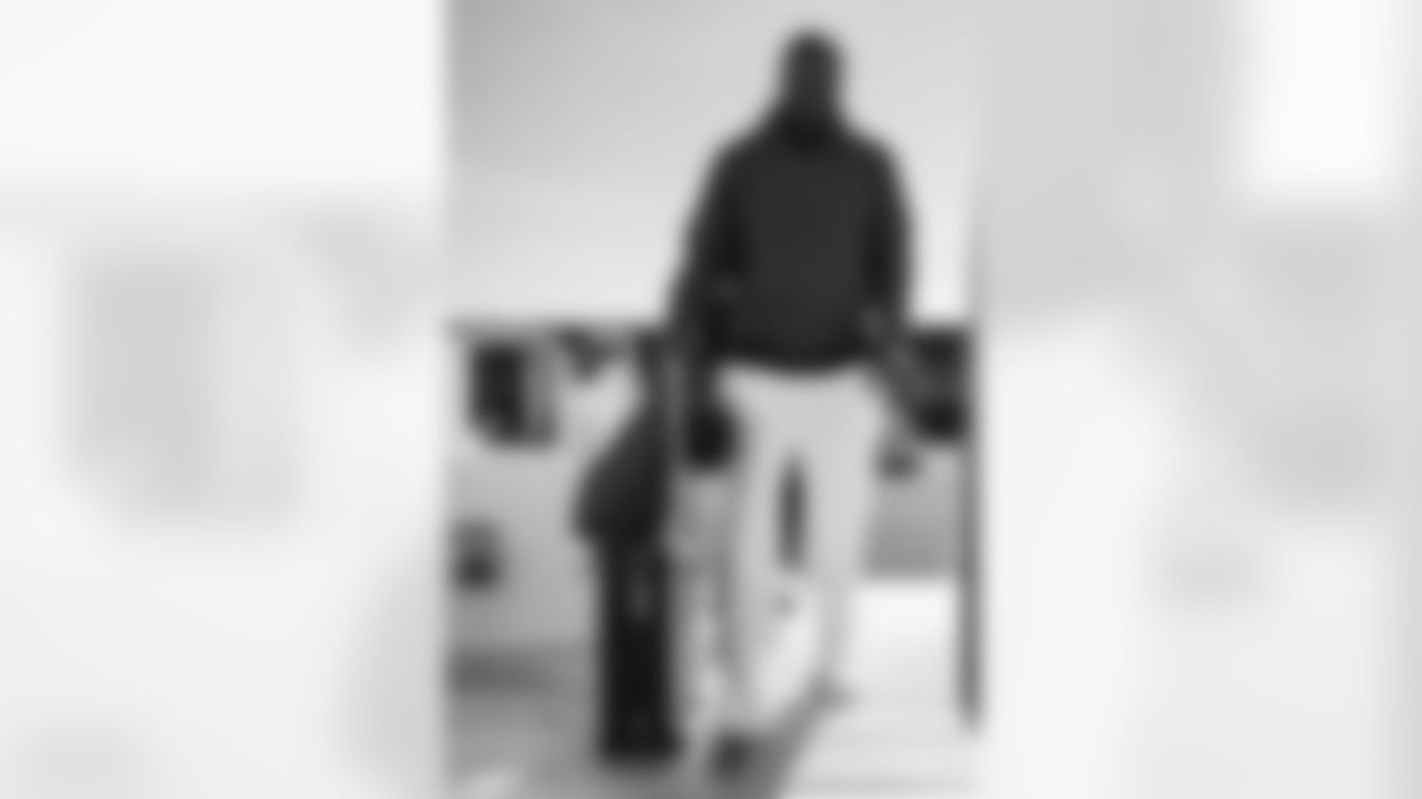 TAMPA, FL - December 27, 2025 - Outside Linebacker Jason Pierre-Paul #91 of the Tampa Bay Buccaneers departs Tampa for a Week 17 game against the Miami Dolphins. Photo By Tori Richman/Tampa Bay Buccaneers