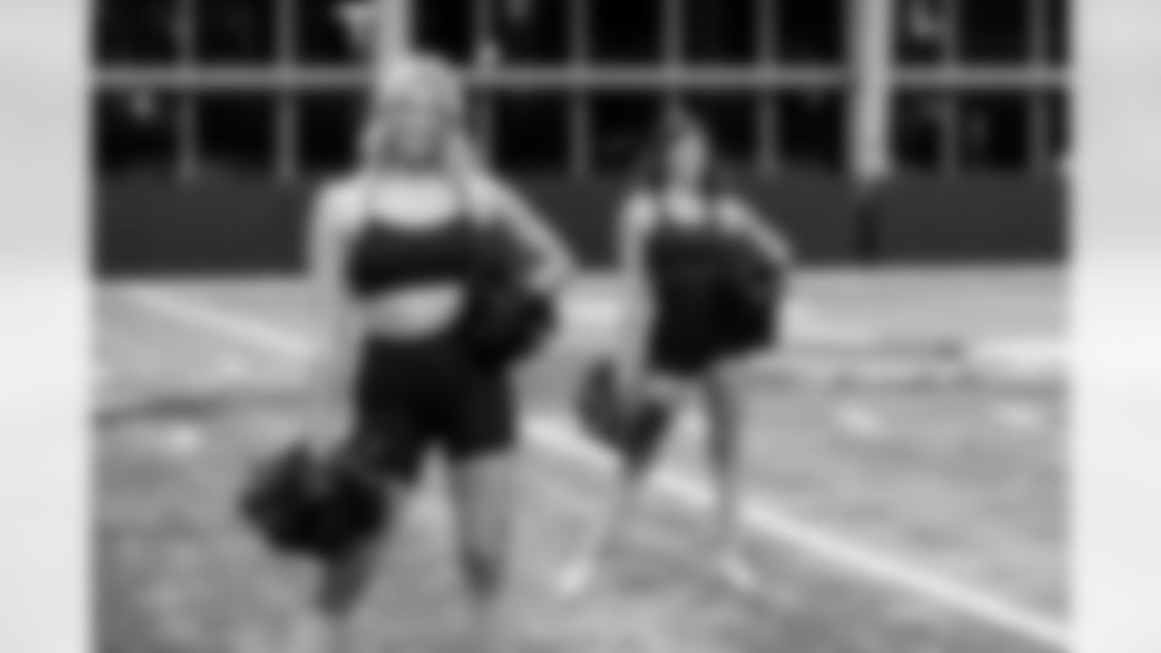 TAMPA, FL - November 20, 2025 - Tampa Bay Buccaneers Cheerleaders during Field Rehearsal at AdventHealth Training Center. Photo By Tori Richman/Tampa Bay Buccaneers