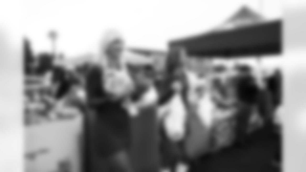 State Farm, Desert Financial Credit Union, and the Arizona Cardinals teamed up with United Food Bank to donate meals to local families in need at Mesa Convention Center on Wednesday, Nov. 19, 2025 in Mesa, AZ.