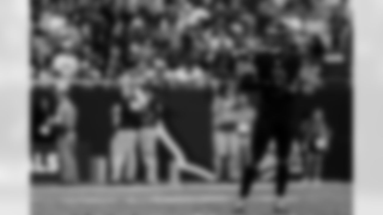 Arizona Cardinals linebacker BJ Ojulari (9) during the Week 11 regular season game between the Arizona Cardinals and the San Francisco 49ers on Sunday, Nov. 16, 2025 at State Farm Stadium.