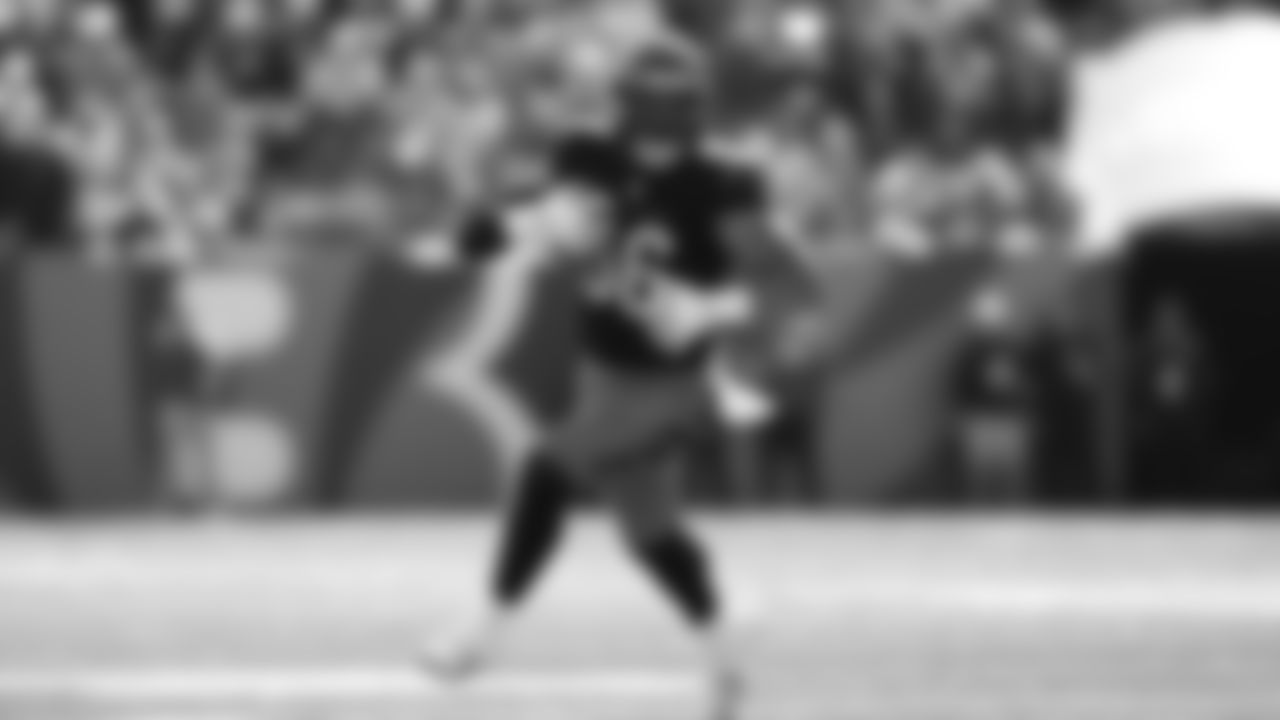 Cincinnati Bengals tight end Noah Fant (86) makes a catch during an NFL football game against the New York Jets Sunday, Oct. 26, 2025, in Cincinnati. (AP Photo/Jeff Dean)