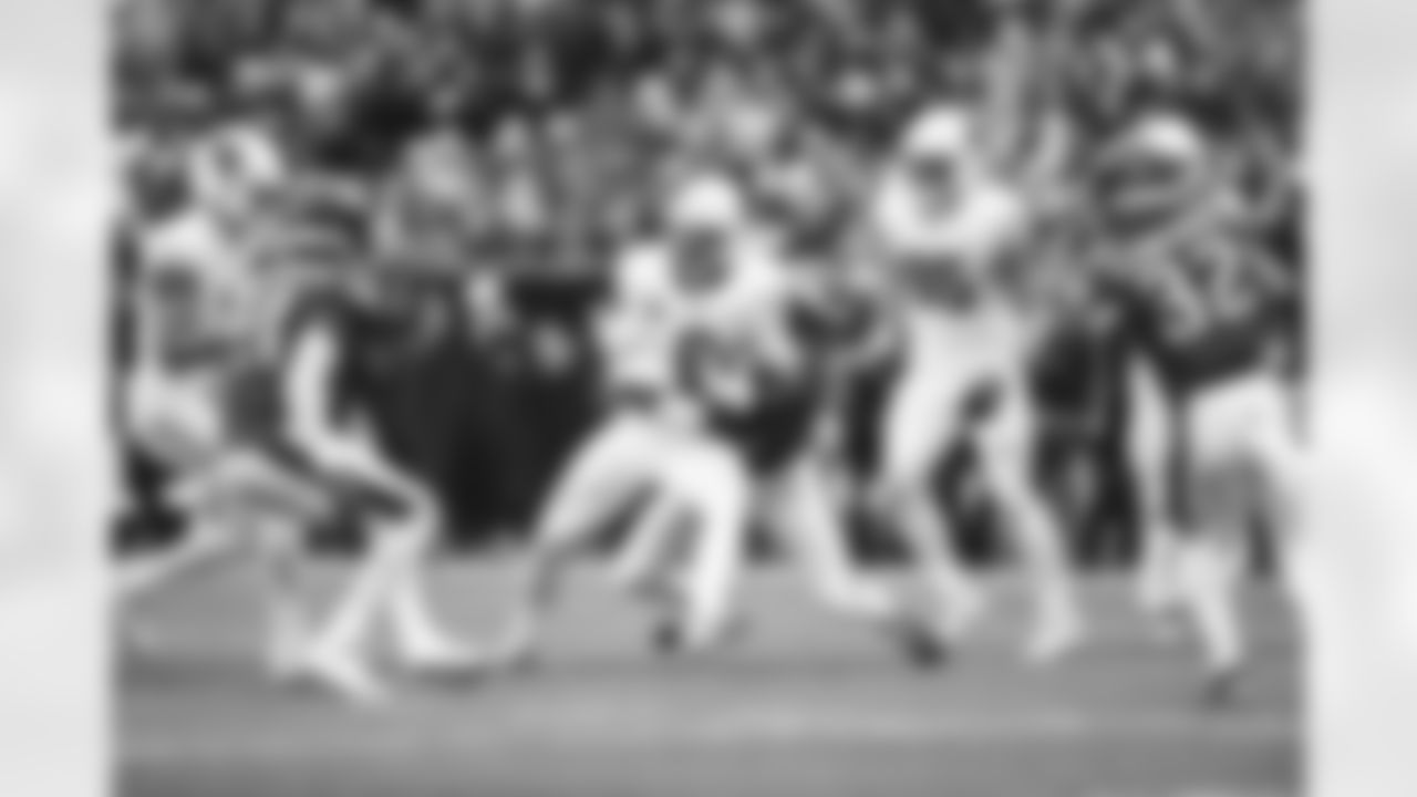 Arizona Cardinals running back James Conner (6) during the Week 17 regular season game between the Arizona Cardinals and the Philadelphia Eagles on Sunday, Dec 31, 2023 in Philadelphia, PA.