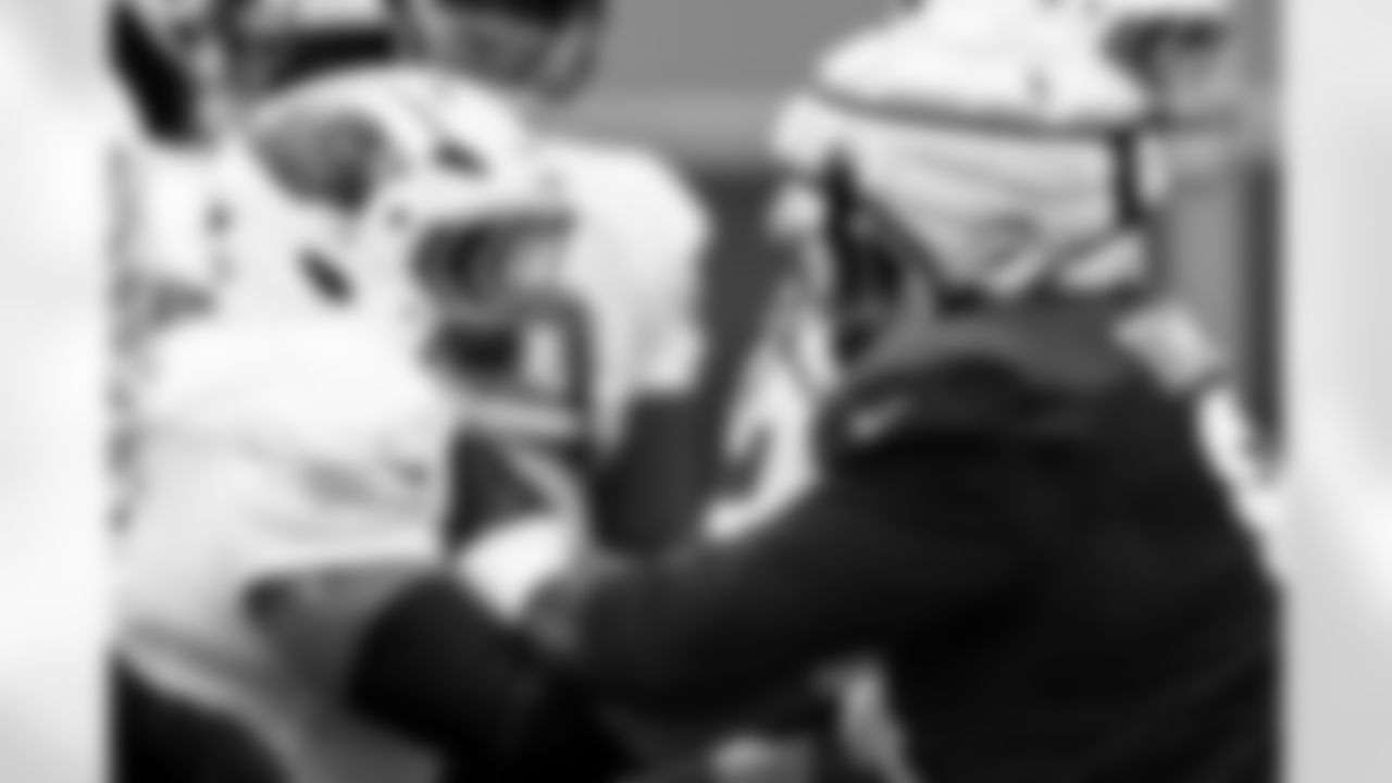 Arizona Cardinals defensive lineman Dalvin Tomlinson (94) and Arizona Cardinals offensive lineman Isaiah Adams (74) during practice at the Dignity Health Training Facility on Thursday, Oct. 9, 2025 in Tempe, AZ.