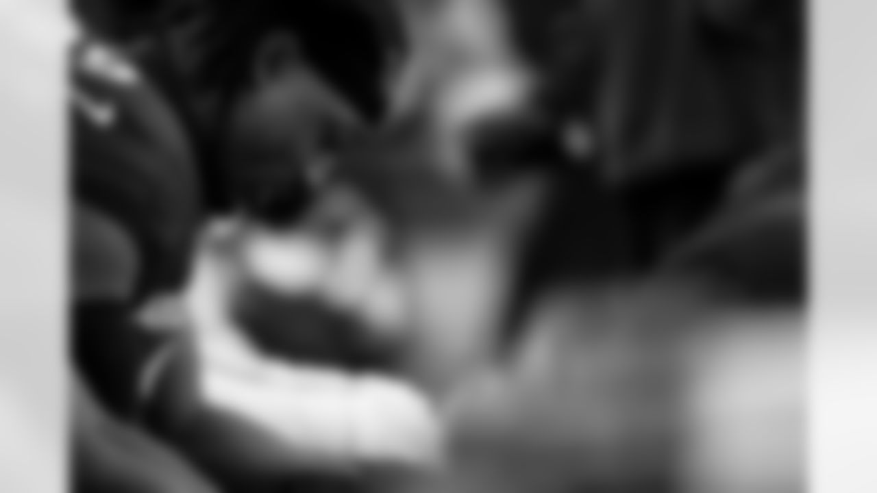 Arizona Cardinals linebacker BJ Ojulari (9) during the Week 14 regular season game between the Arizona Cardinals and the Los Angeles Rams on Sunday, Dec. 7, 2025 at State Farm Stadium.