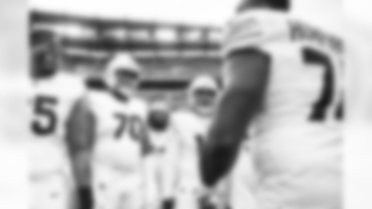 Arizona Cardinals offensive lineman Paris Johnson Jr. (70), Arizona Cardinals linebacker Owen Pappoe (44) and Arizona Cardinals linebacker BJ Ojulari (18) during the Week 17 regular season game between the Arizona Cardinals and the Philadelphia Eagles on Sunday, Dec 31, 2023 in Philadelphia, PA.