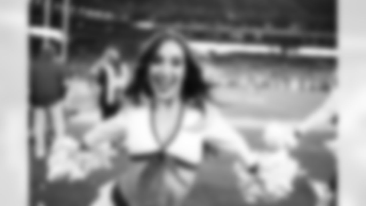 The Arizona Cardinals Cheerleaders during the Week 15 game against the San Francisco 49ers at State Farm Stadium on Dec. 17, 2023.
