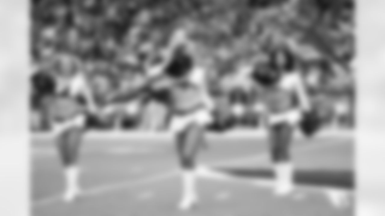 cheerleaders vs ravens_00153