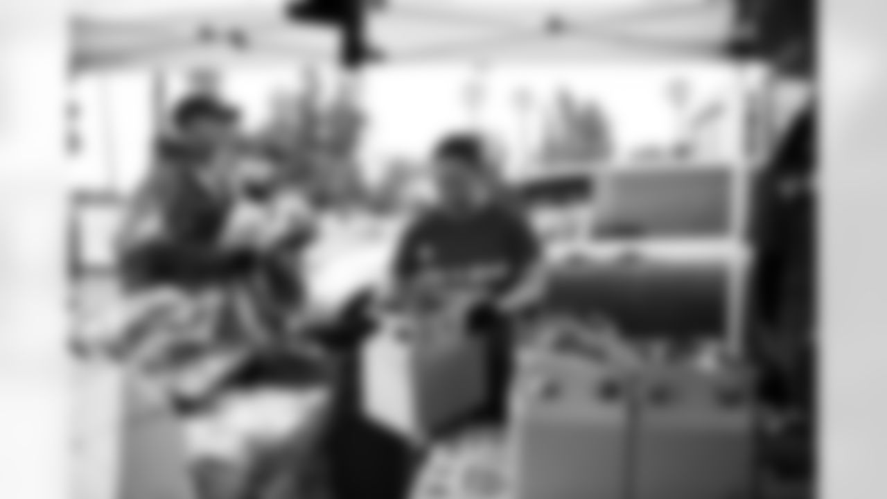 State Farm, Desert Financial Credit Union, and the Arizona Cardinals teamed up with United Food Bank to donate meals to local families in need at Mesa Convention Center on Wednesday, Nov. 19, 2025 in Mesa, AZ.