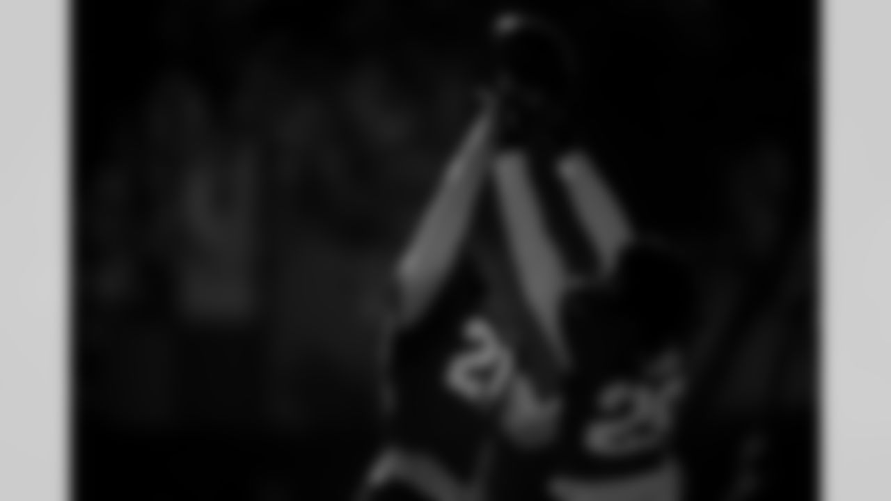 Arizona Cardinals cornerback Garrett Williams (21) and Arizona Cardinals cornerback Denzel Burke (29) during practice at the Dignity Health Training Facility on Wednesday, Dec. 10, 2025 in Tempe, AZ.