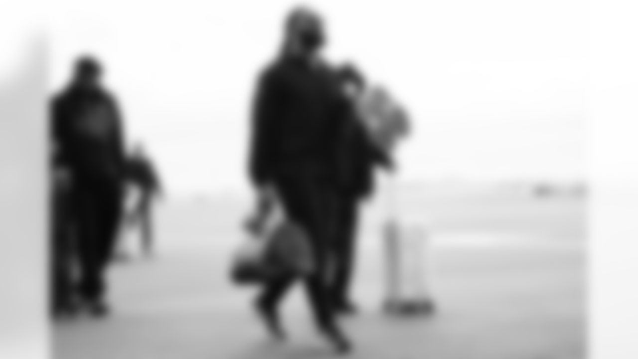 Arizona Cardinals linebacker Baron Browning (5) travels to Cincinnati before the Week 17 regular season game against the Cincinnati Bengals on Saturday, Dec. 27, 2025 in Phoenix, AZ.